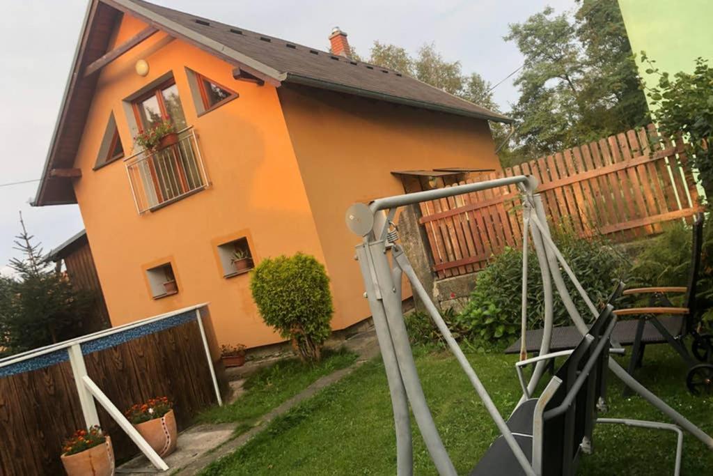 Cely Dum Flora V Ceskosaskem Svycarsku Daire Janov Dış mekan fotoğraf